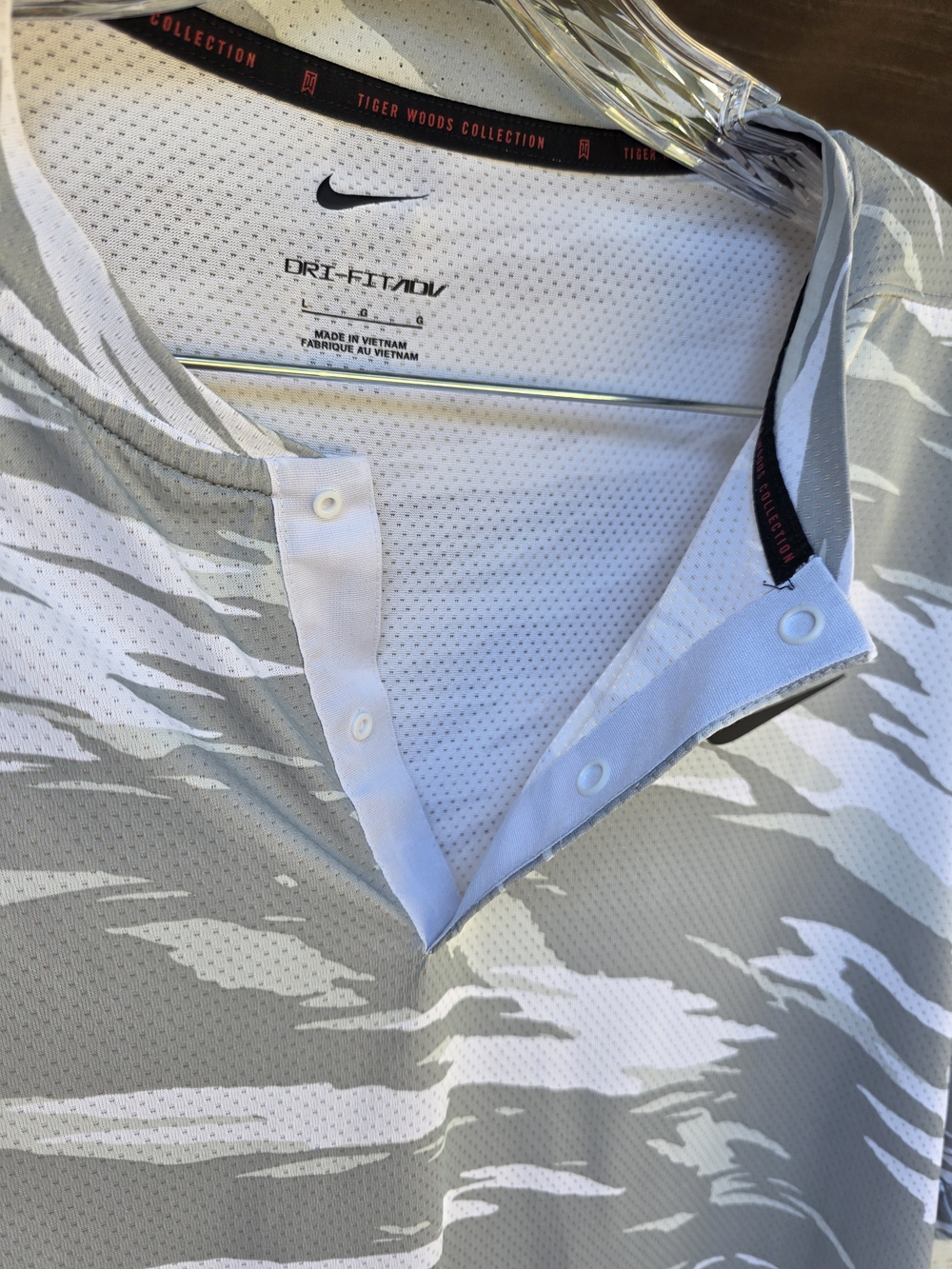 Nike Dri-FIT Tiger Woods Camoflauge Print T-shirt - Picture 5 of 5